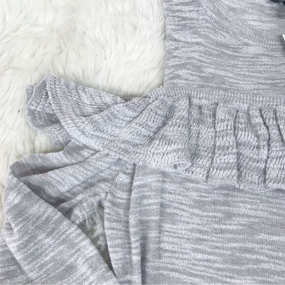 Express Gray Cold Shoulder Ruffle Sweater Top Lightweight 3/4 Sleeve Size XS New - Picture 6 of 10